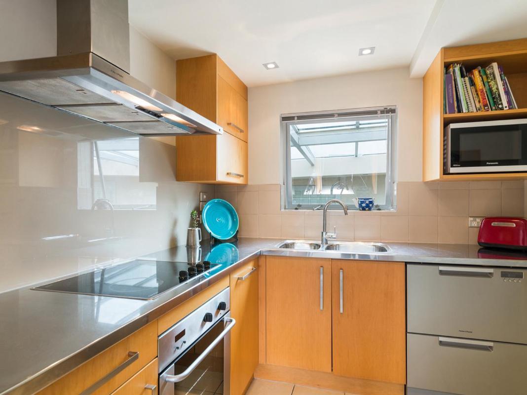 Relax On Roberts - Taupo Holiday Home Екстер'єр фото